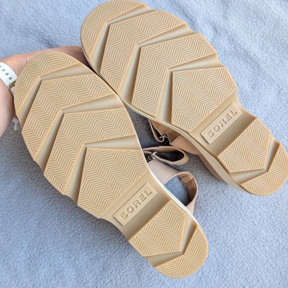 NWOT Sorel Joanie IV Y-Strap Wedge Tan Leather Platform Sandals, size 7.5 - Picture 3 of 5